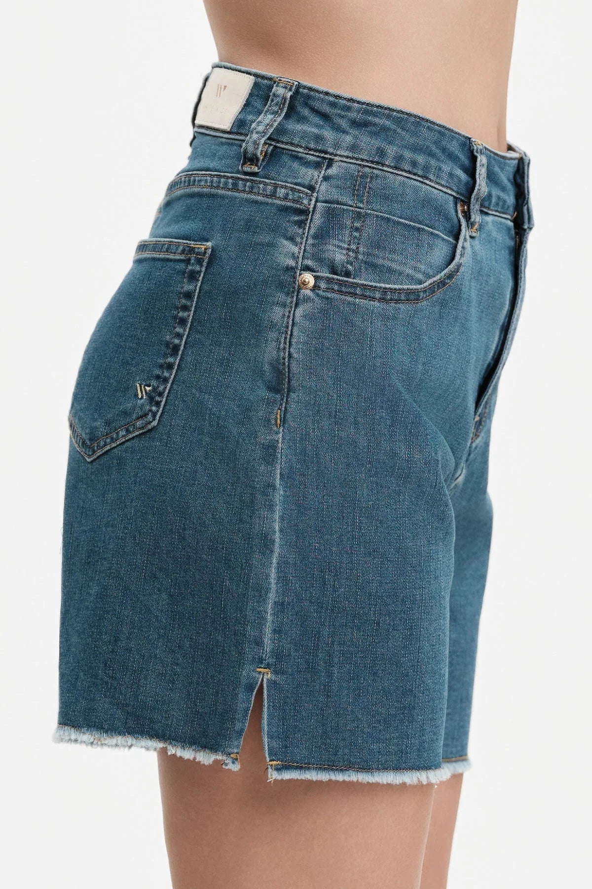 White Wise ALICE - DENIM SHORTS CON SPACCHETTO LATERALE - WW31209