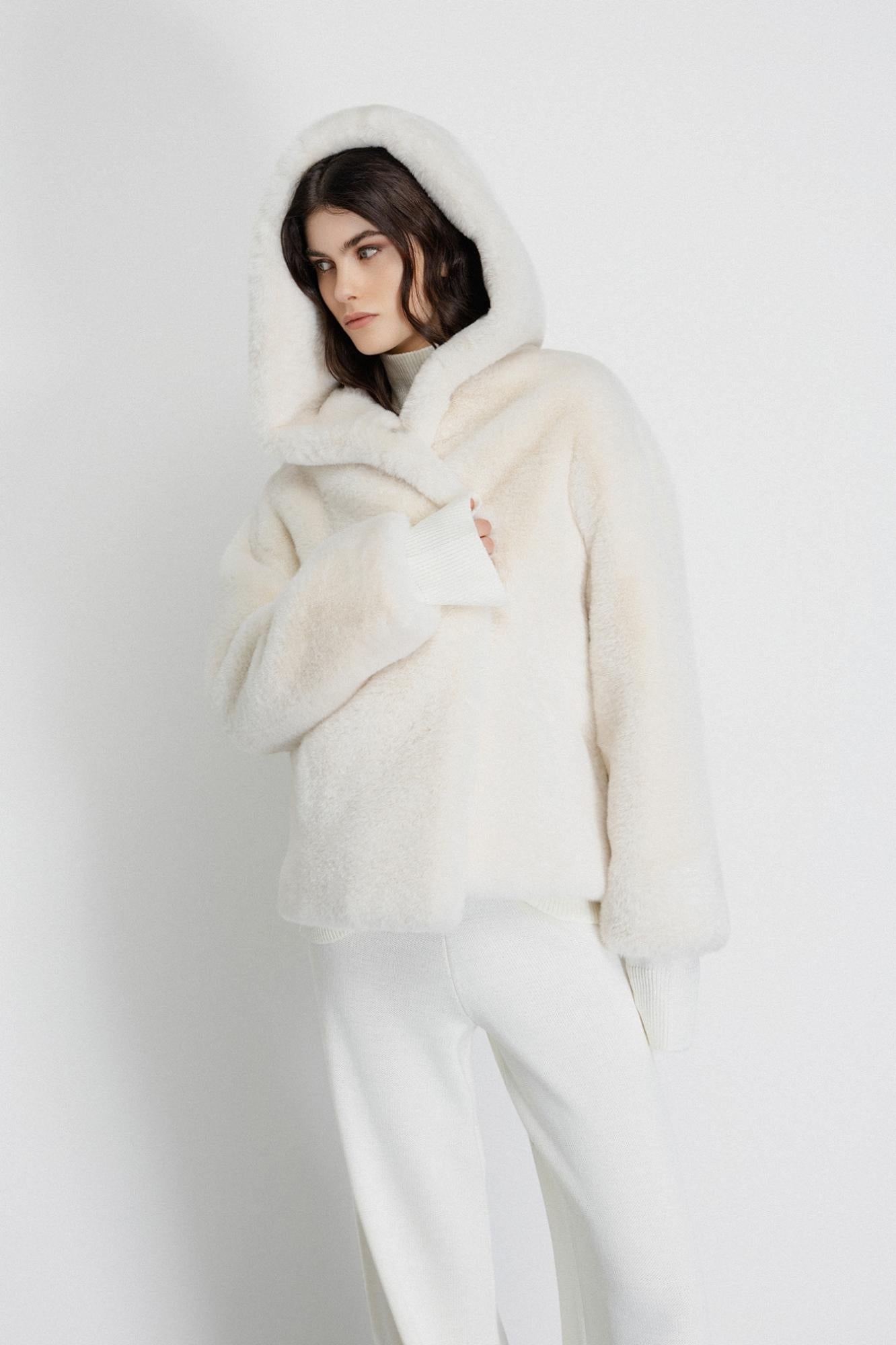 pelliccia manica lunga con cappuccio gaëlle paris GAABW06530MBFI0001AVORIO GAELLE