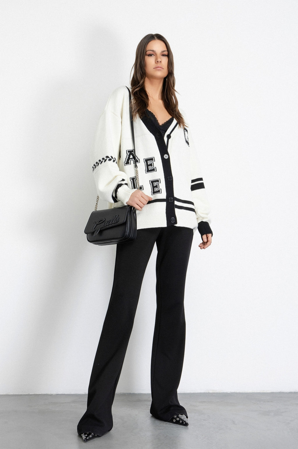 cardigan in maglieria con ricamo logo off white gaëlle paris 