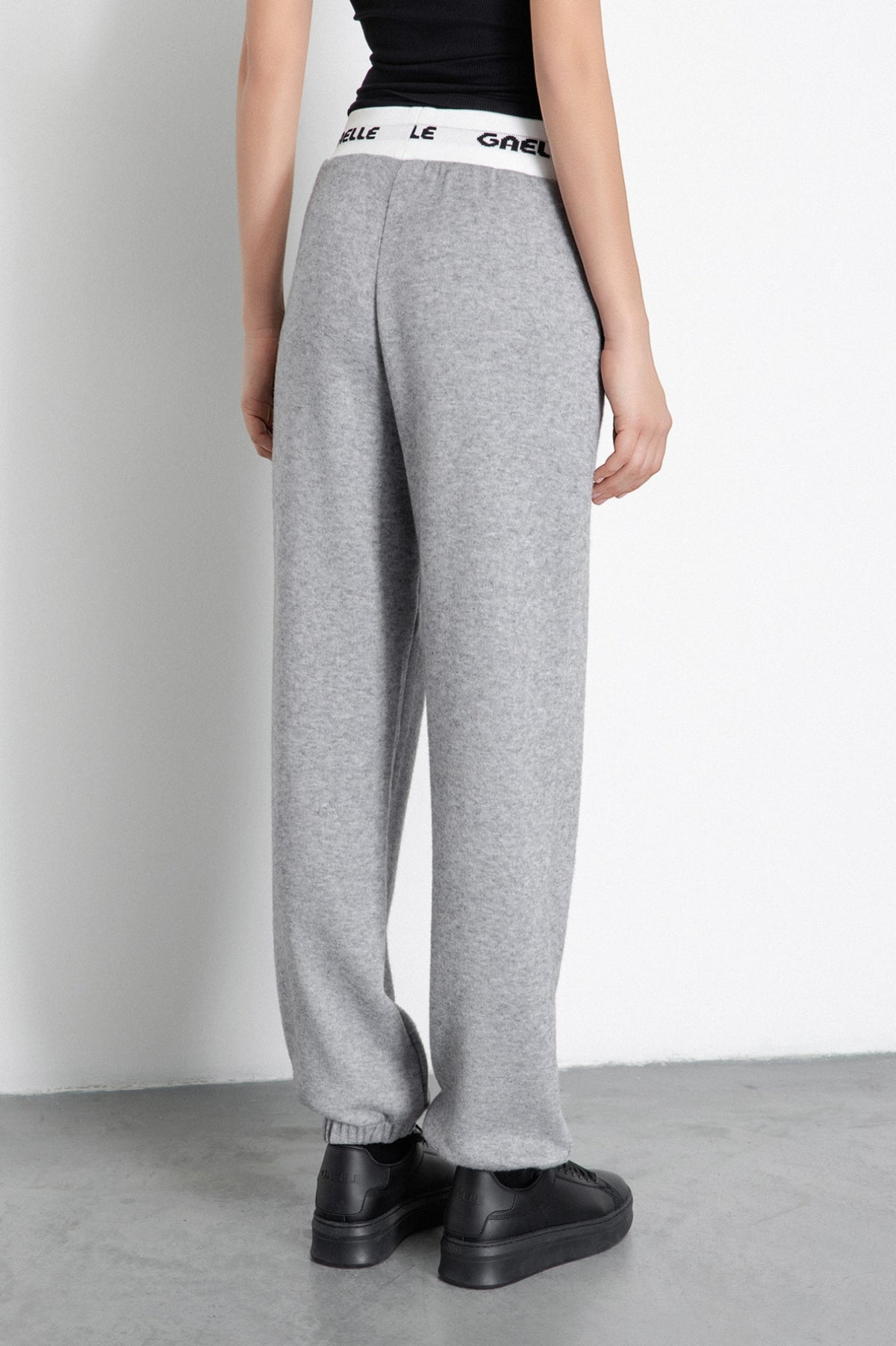 pantalone in maglia con smacchinato in vita grigio ferro gaëlle paris 