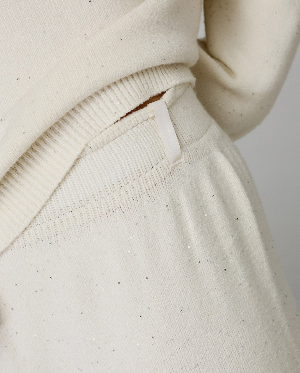 pantalone dritto in maglia con paillettes hinnominate 