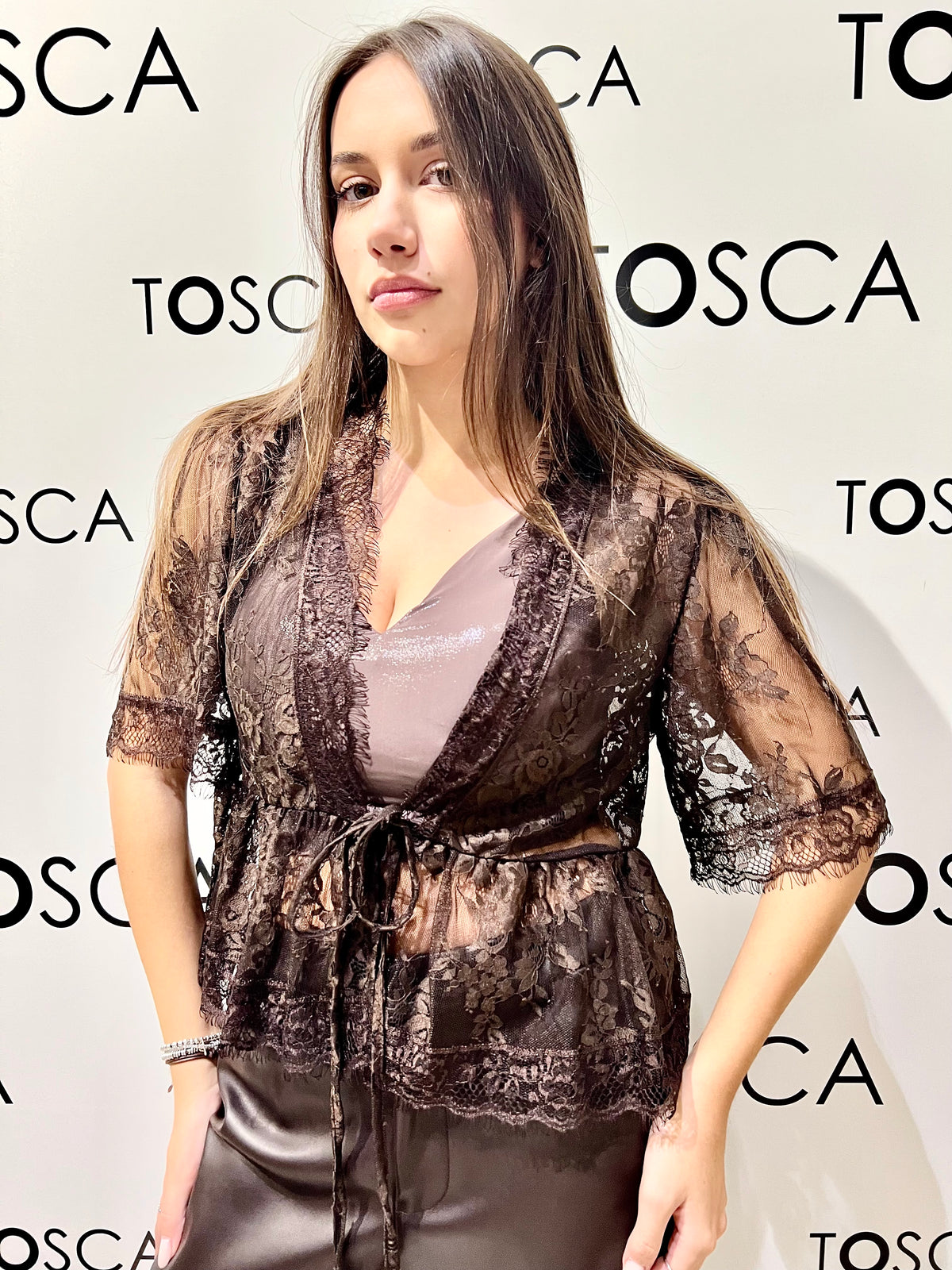 blusa laccio pizzo  kontatto 