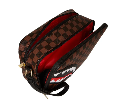 pochette sprayground sawtooth sharks in paris toiletry brick 