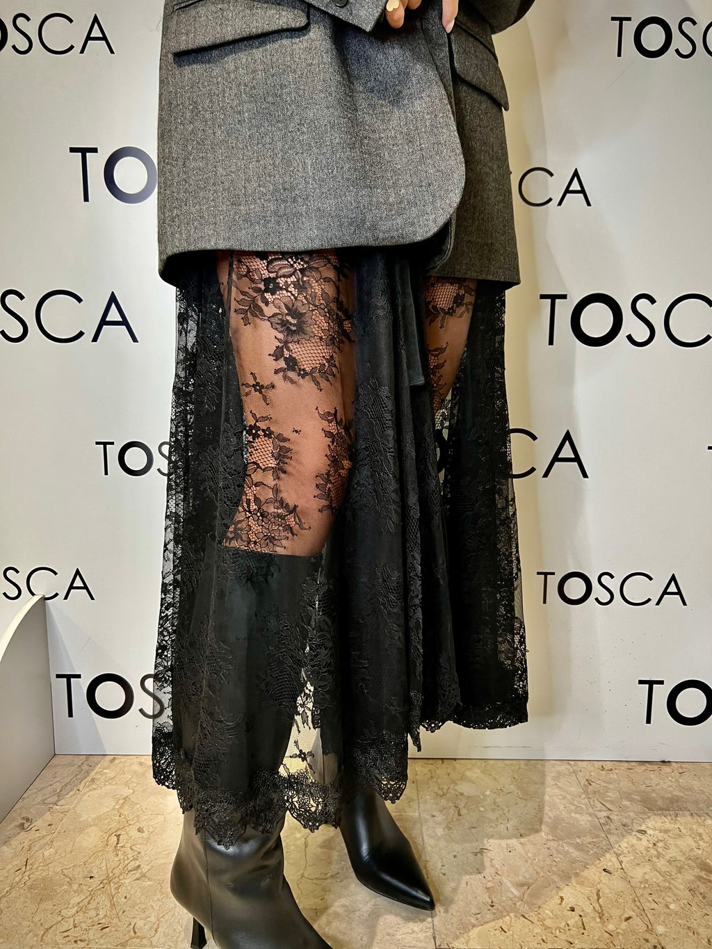 giacca over + gonna in pizzo   tensione in 37720GRIGO/NERO TENSIONE IN