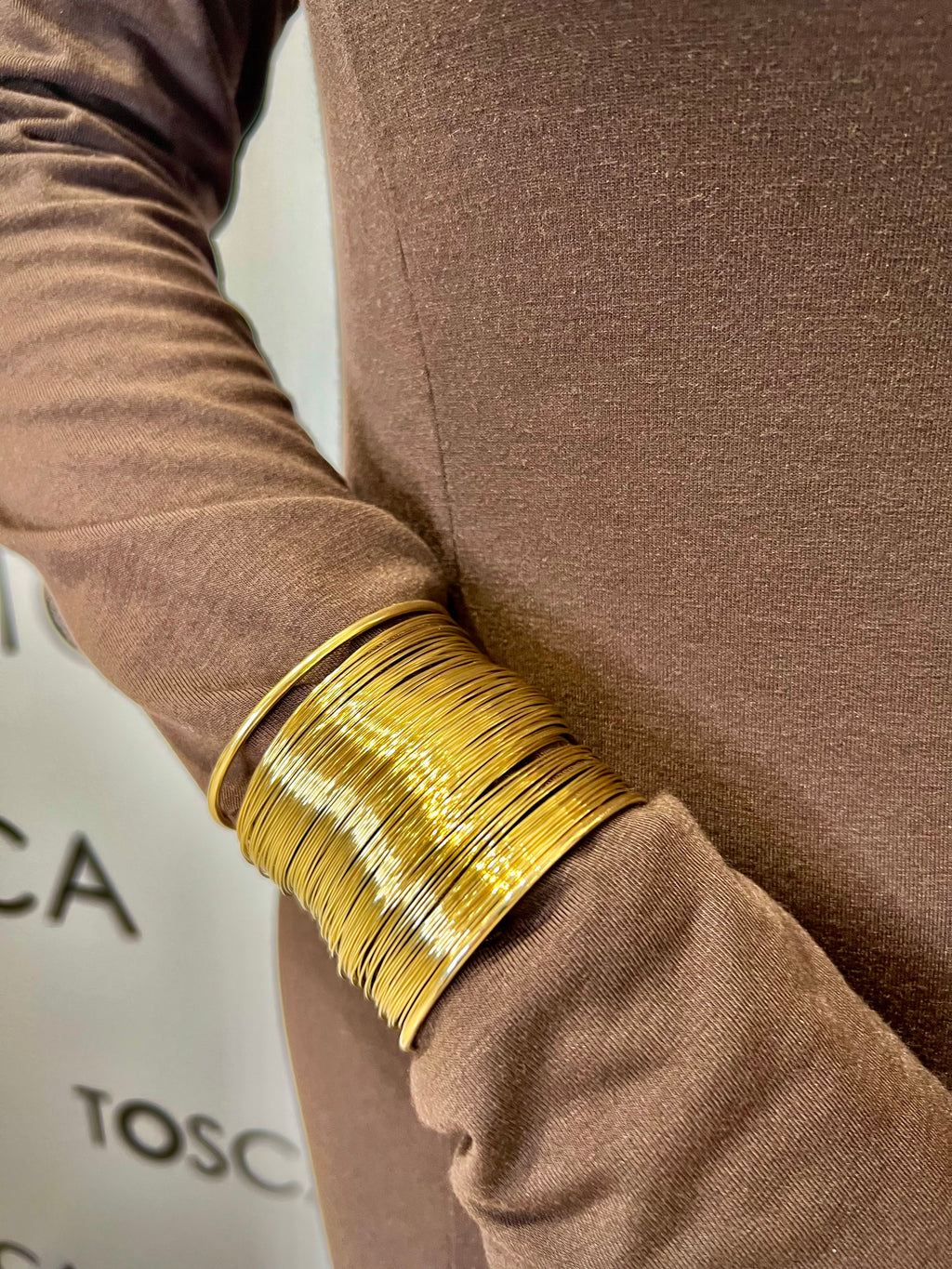 abito con bracciali tensione in W25A343MARRONE TENSIONE IN