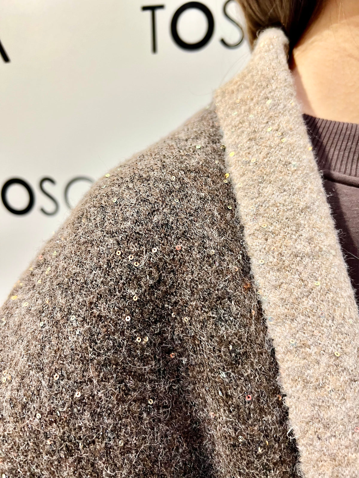 cappotto in maglia e paiilettes con cintura 77003FMARRONE VICOLO