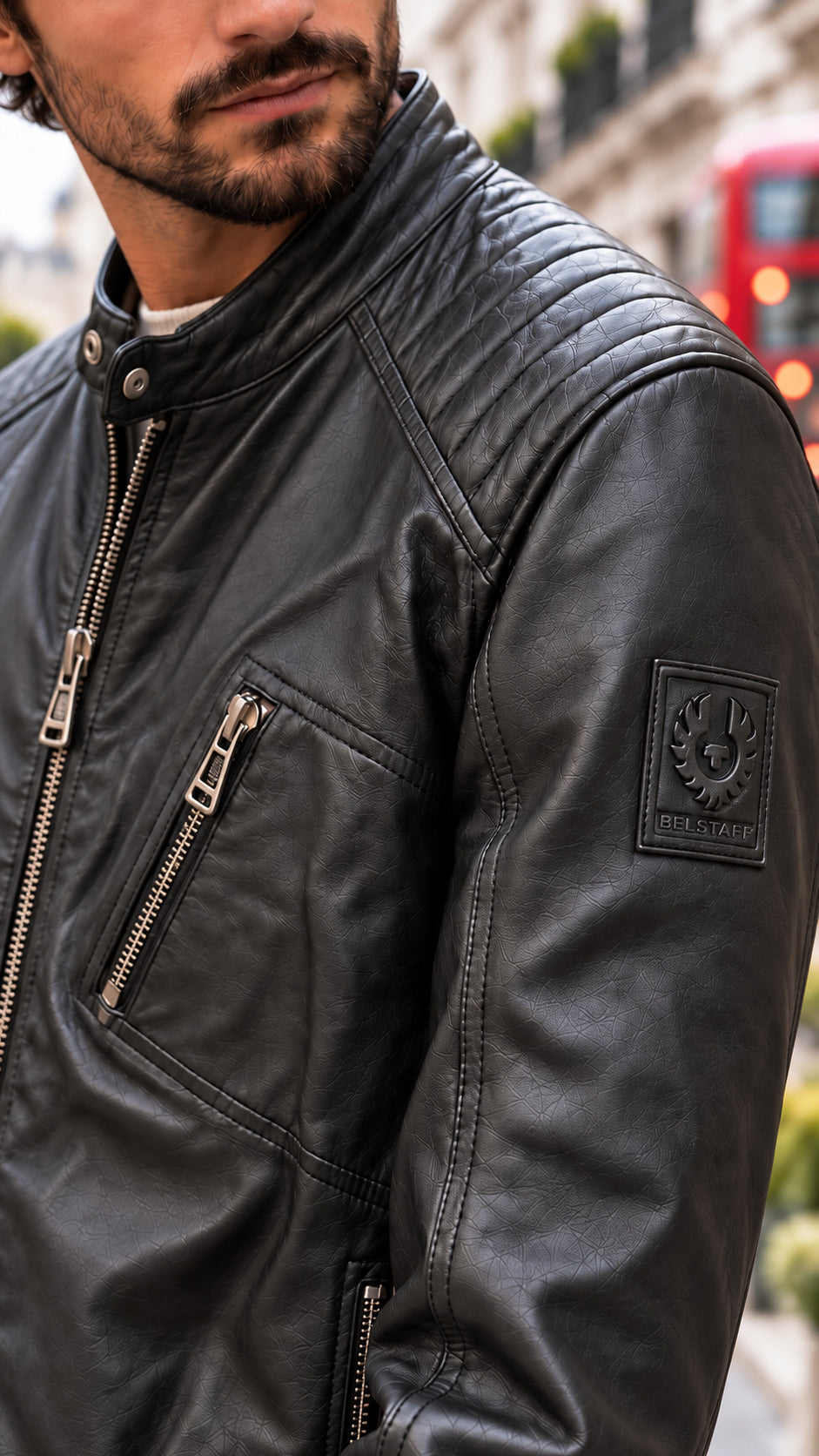 biker in pelle v racer jackeet belstaff 