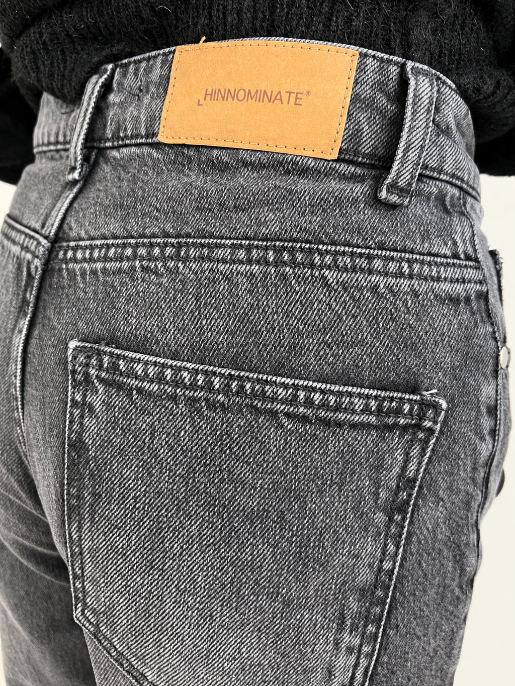 belen-denim flare fit high rise<BR/> hinnominate 