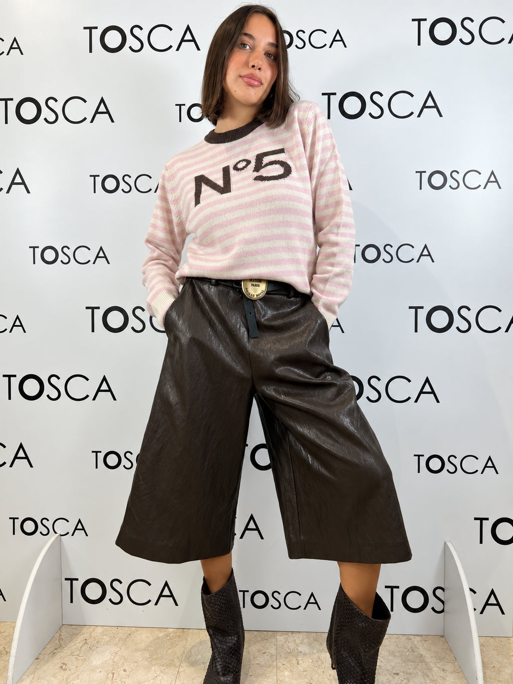 maglia girocollo a righe con ricamo tensione in 