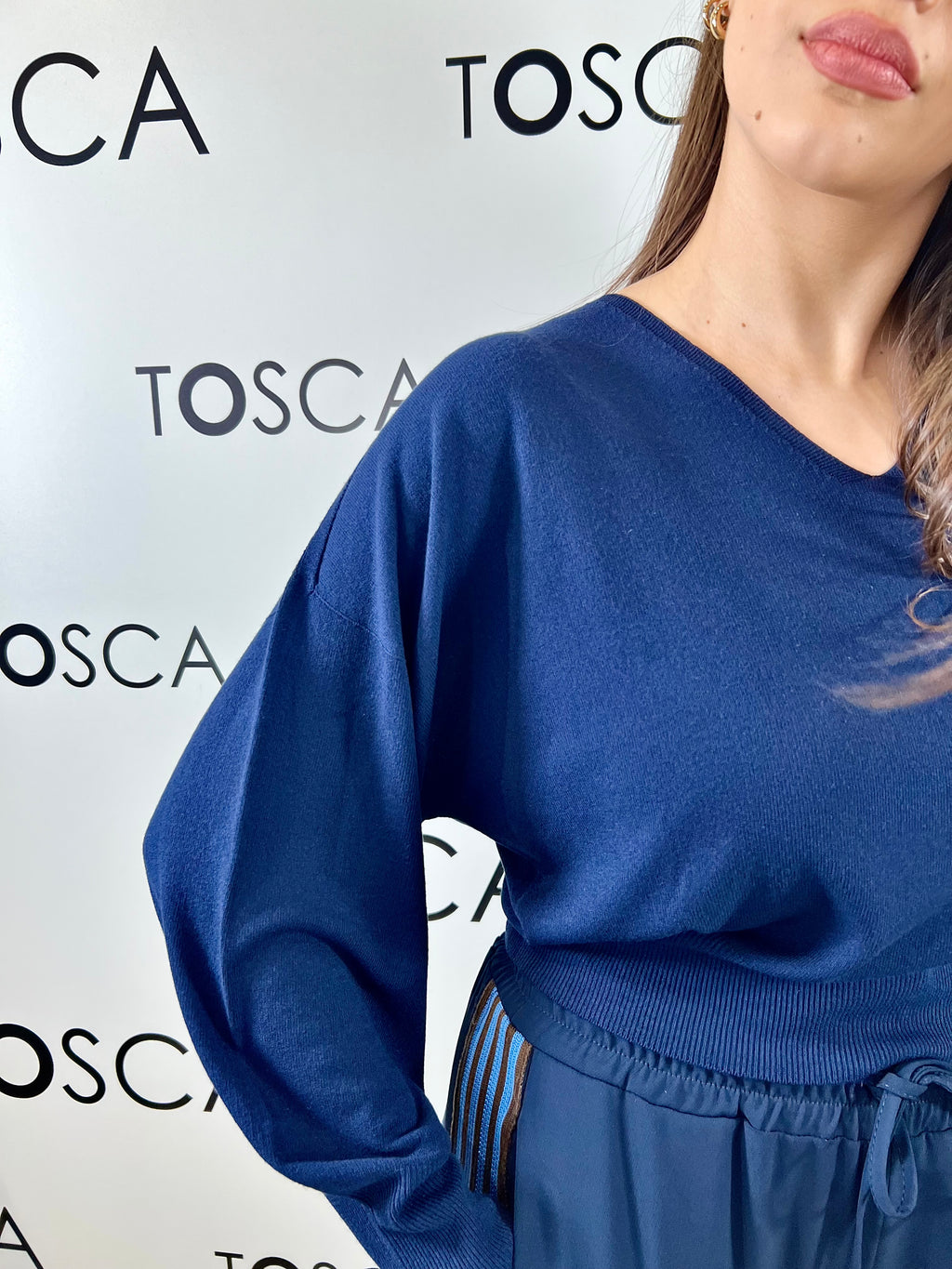 maglia scollo v kontatto 