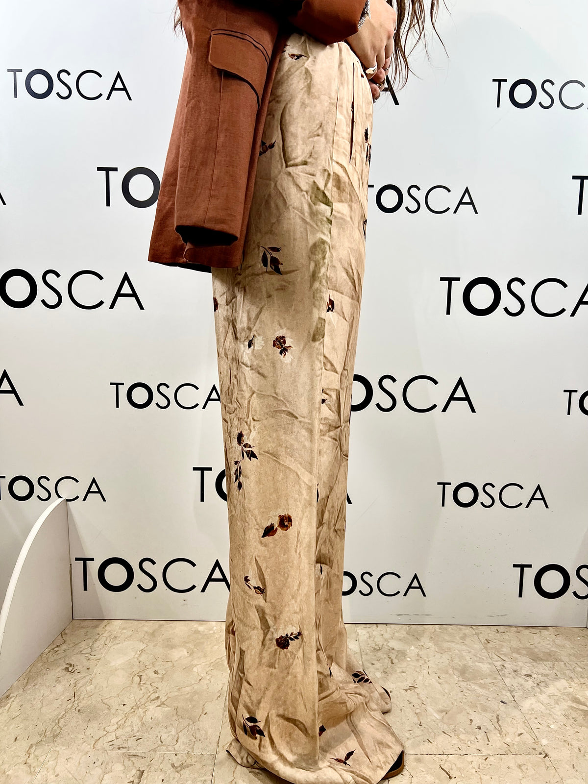 pantaloni con stampa botanica e linea fluida silvian heach 