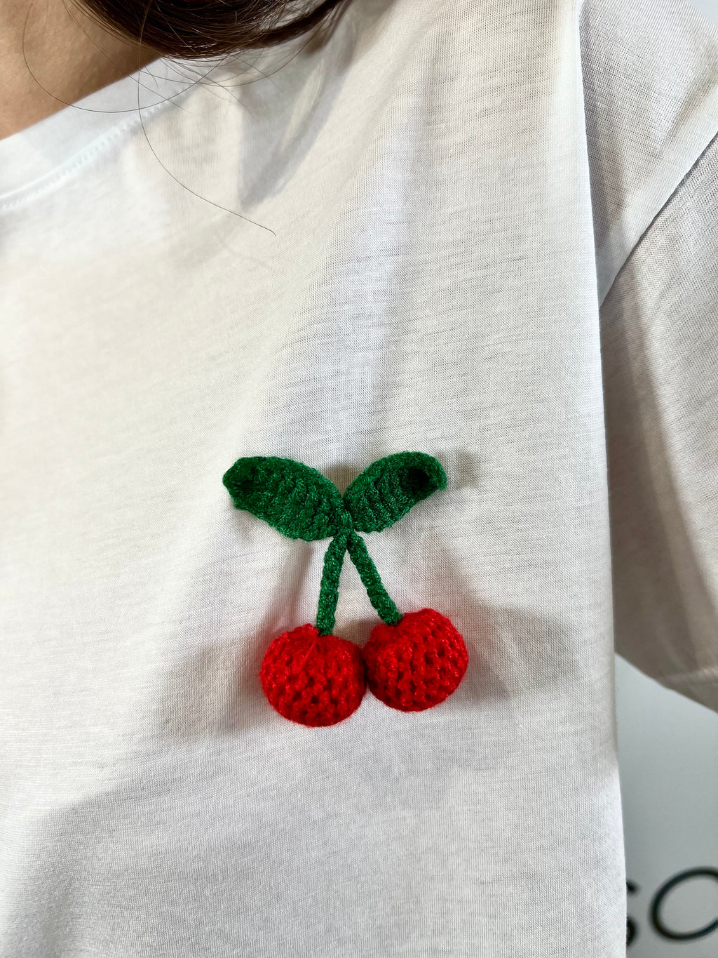 crop top applicazione cherry white wise 