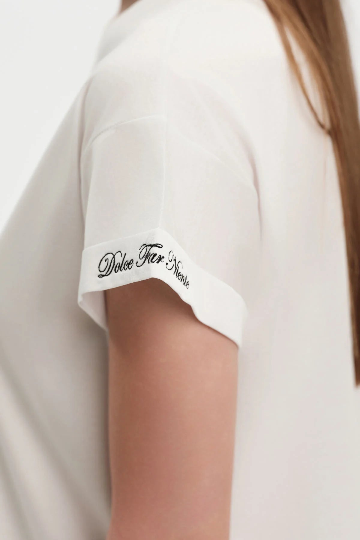 White Wise T-SHIRT CON RISVOLTO RICAMO DOLCE FAR NIENTE - WW31104