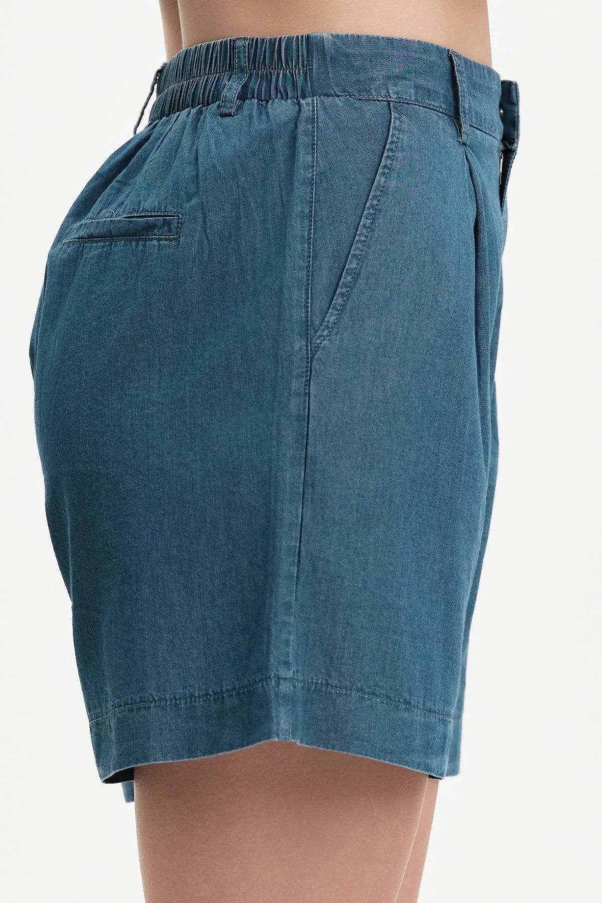 White Wise PANTALONCINI IN CHAMBRAY CON PINCES E RISVOLTO - WW31253