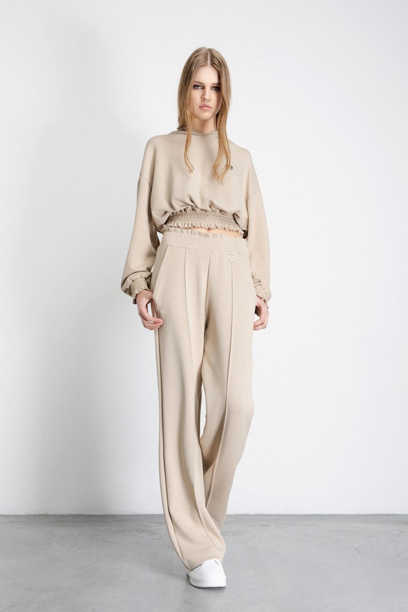 pantalone dritto a vita alta con punto smock cammello gaëlle paris 