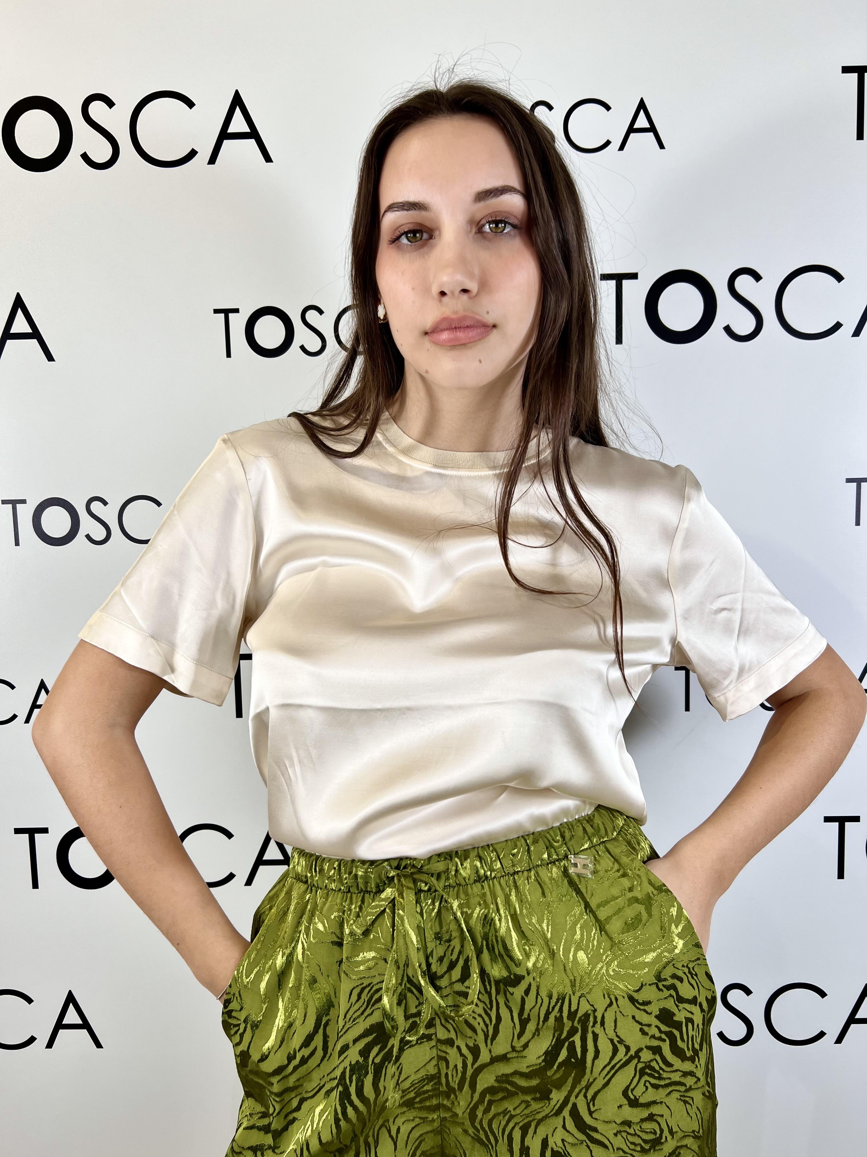 top con finitura uniforme e design essenziale silvian heach 