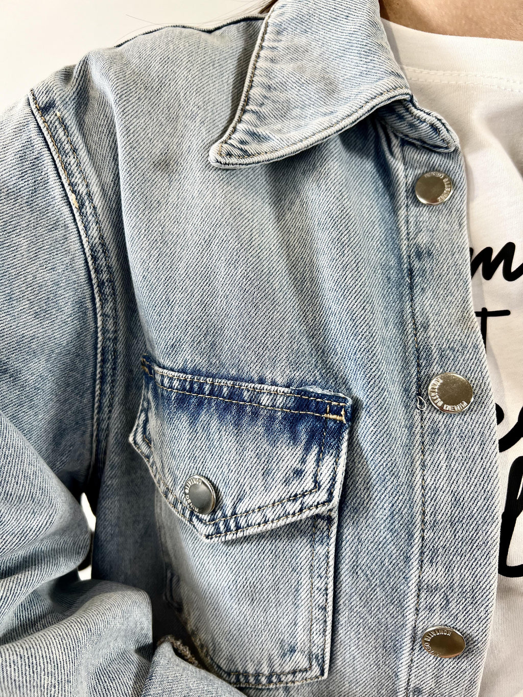 camicia over denim kontatto 