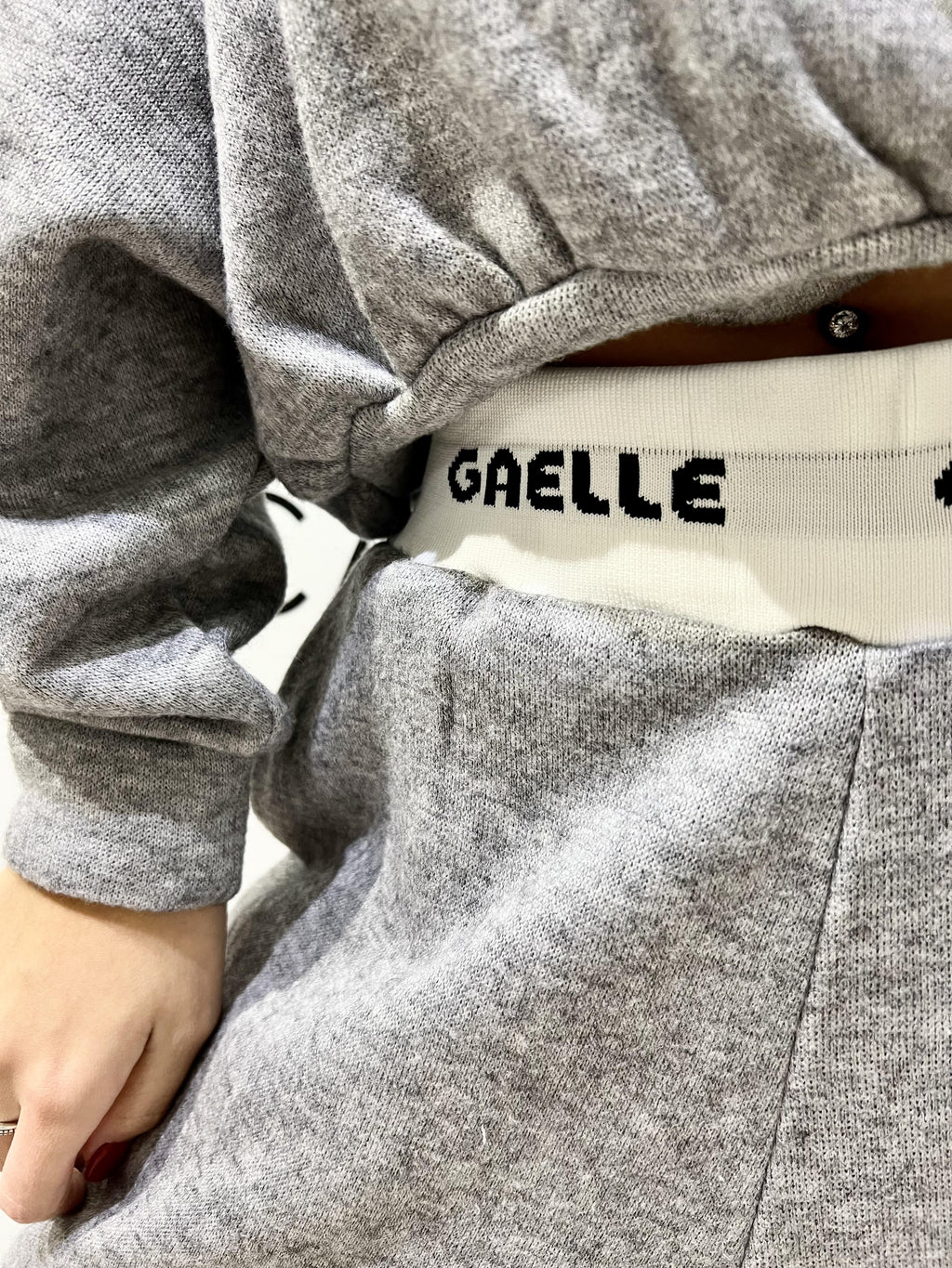 pantalone in maglia con smacchinato in vita grigio ferro gaëlle paris 