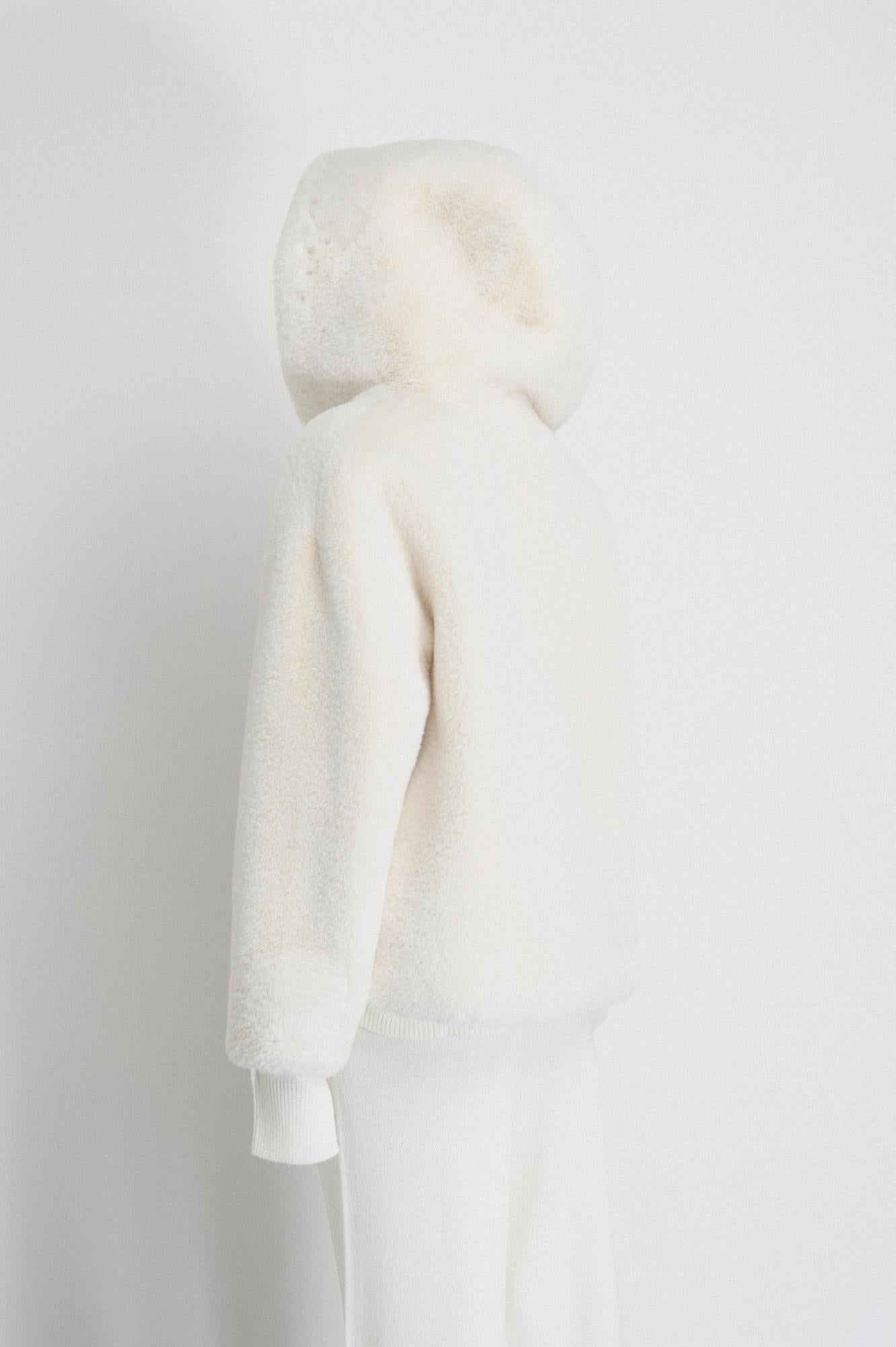 pelliccia manica lunga con cappuccio gaëlle paris GAABW06530MBFI0001AVORIO GAELLE