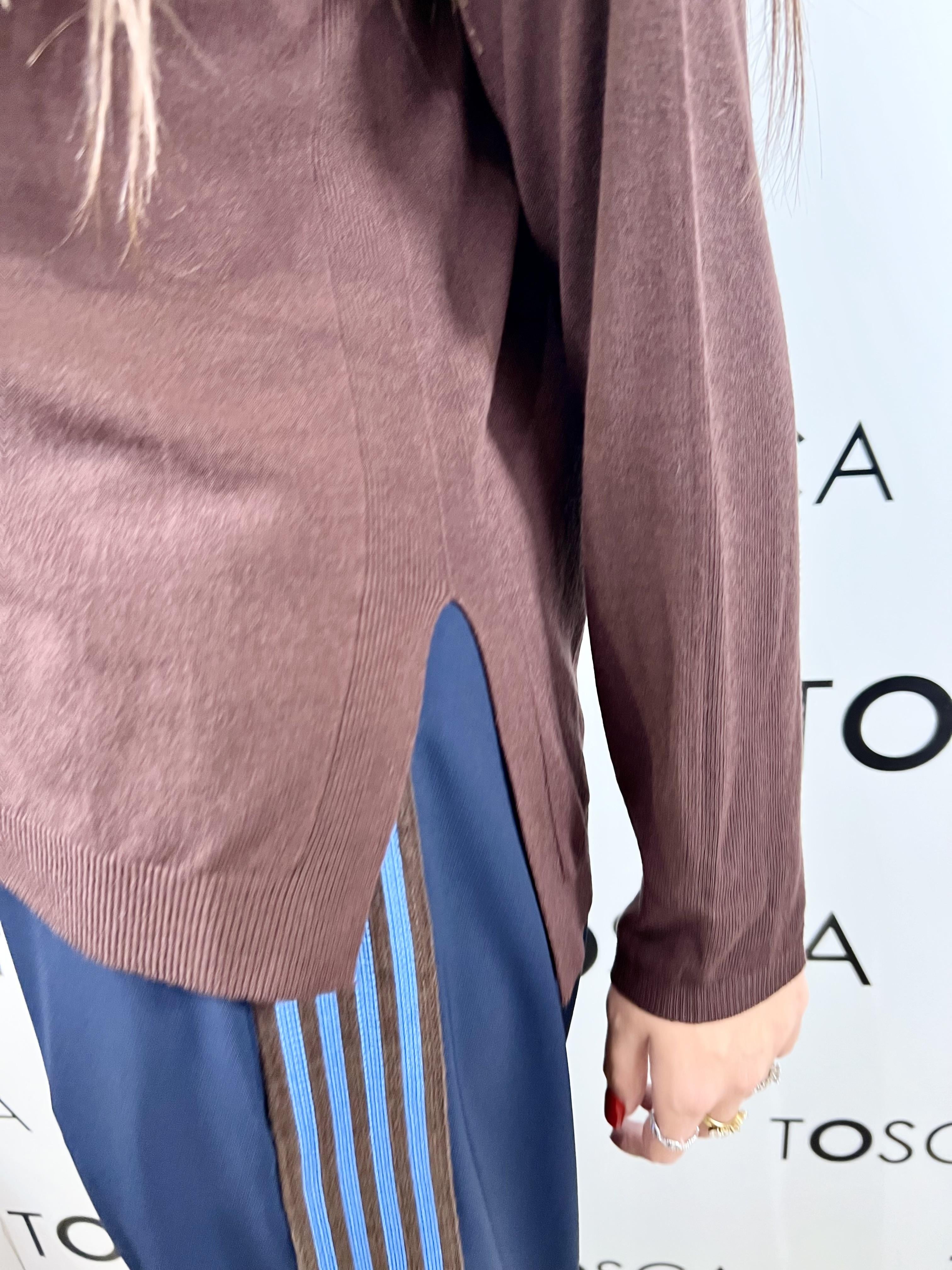 maglia collo a barca con spacchetti kontatto 