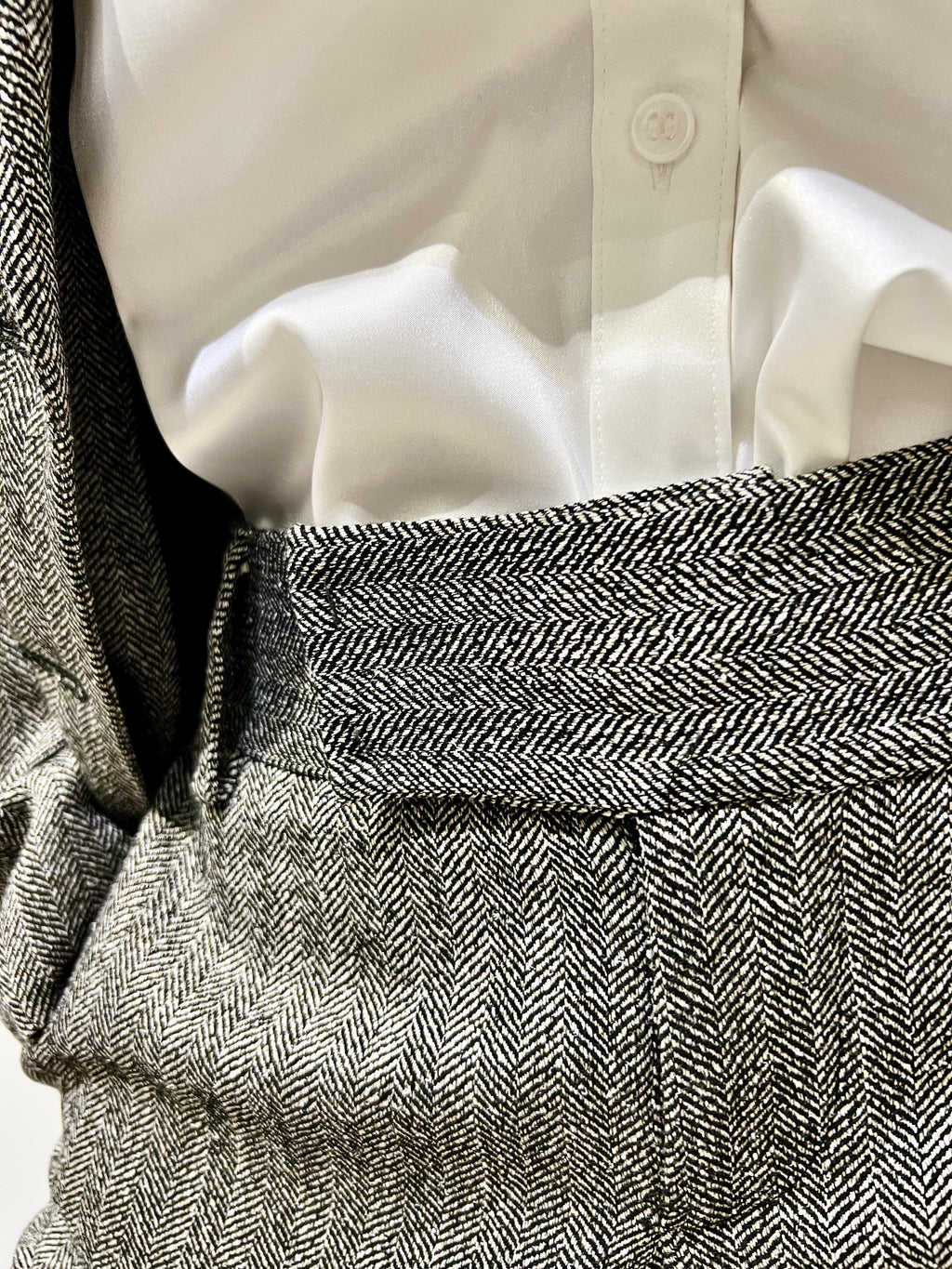 pantalone dritto a vita regular con stiro in piega grigio gaëlle paris<BR/> 