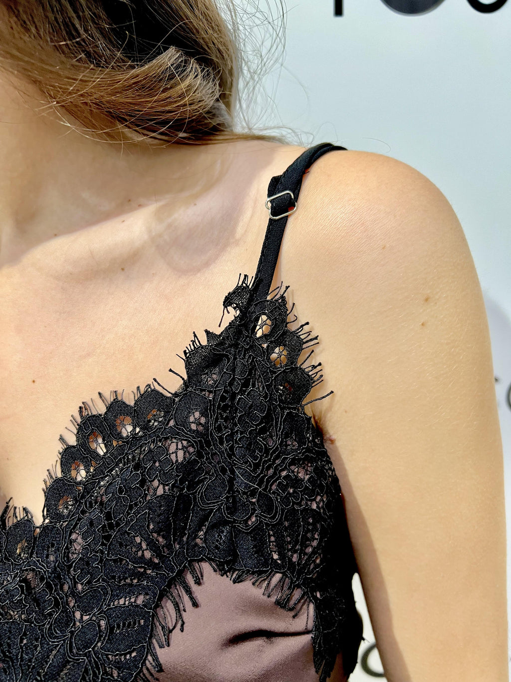 top in raso con pizzo RVS-P019MORO HAVEONE