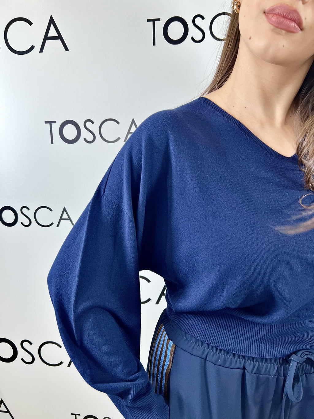 maglia scollo v kontatto 